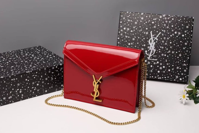 CASSANDRA medium chain bag